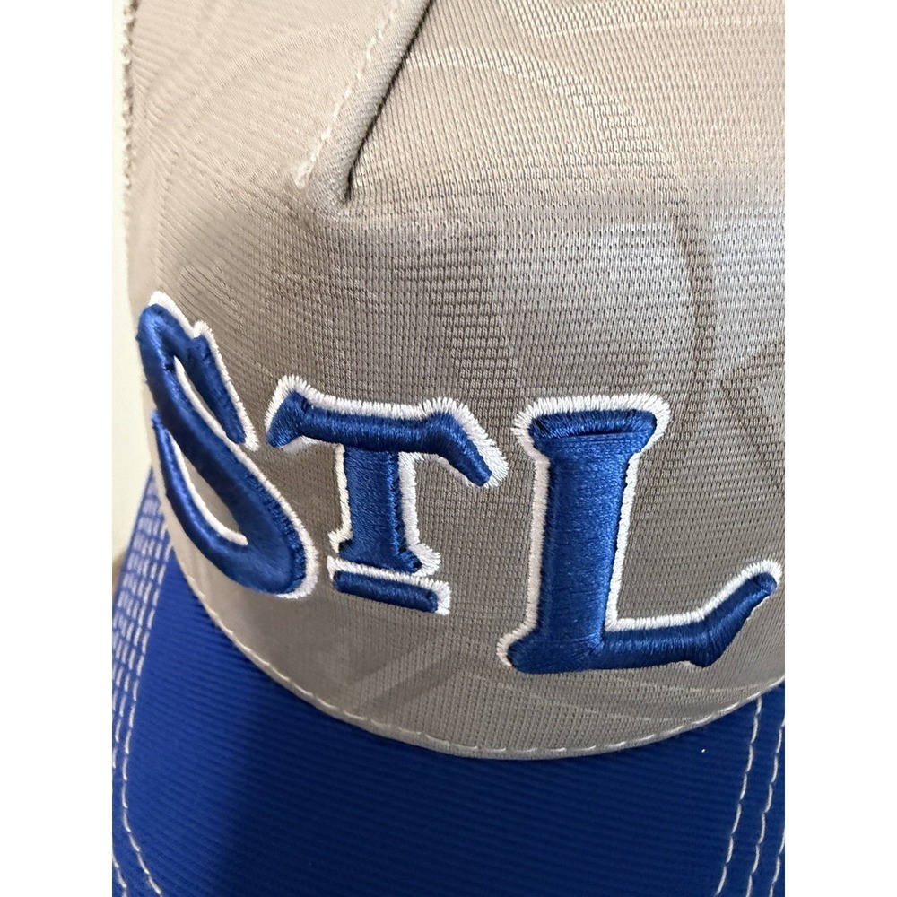 St. Louis Cardinals STL Trucker Hat Cap Grey Blue Mesh Adjustable Budweiser MLB - Picture 7 of 9